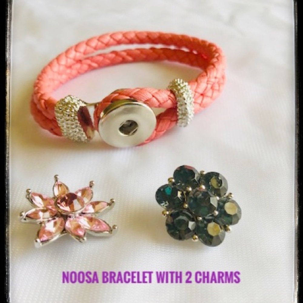🆕✅ SNAP BRACELET  WITH 2 CHARMS